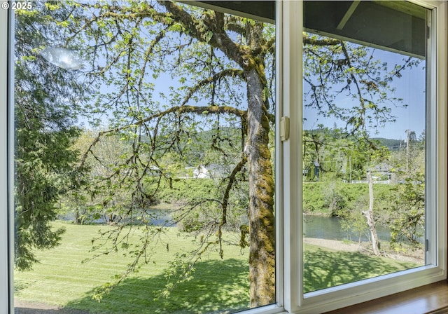 38201 Queens Rd, Marcola, OR 97454 - details featuring a water view