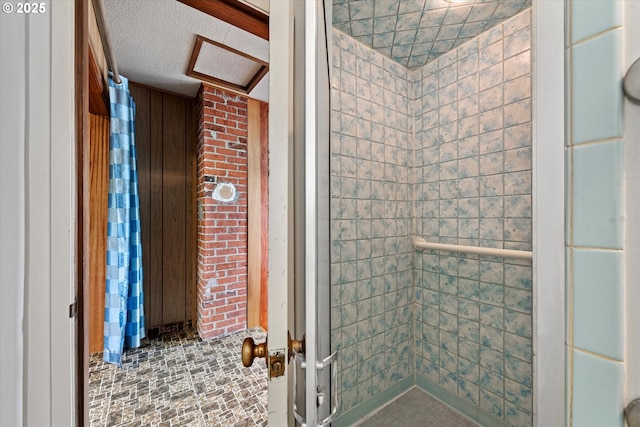901 H Ave, La Grande, OR 97850 - full bath featuring a stall shower and a textured ceiling