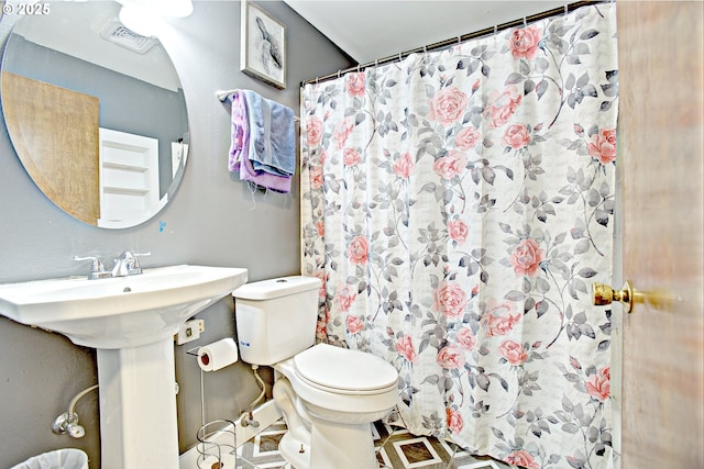 21408 SE Main St, Gresham, OR 97030 - bathroom with toilet and curtained shower