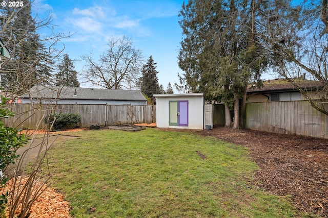 view of yard with a shed