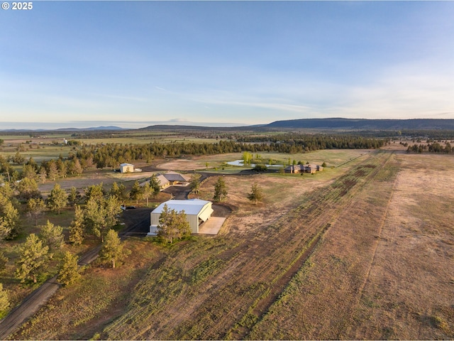 10771 E Langell Valley Rd, Bonanza, OR 97623 - overview of rural landscape with mountains