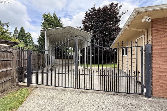 13275 NE Thompson Ct, Portland, OR 97230 - view of gate