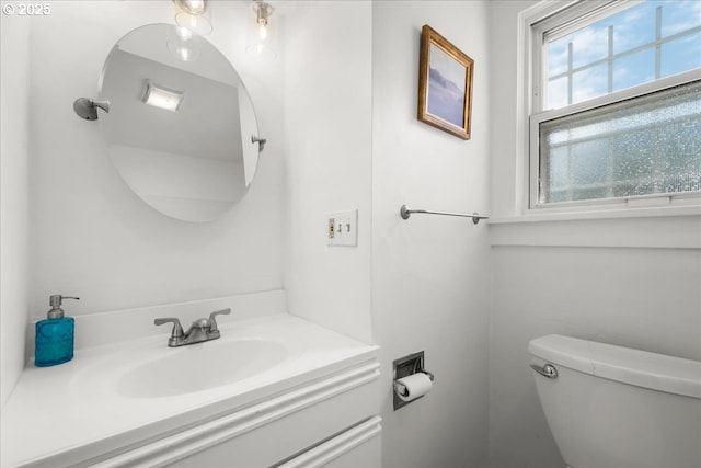 3726 NE 77th Ave, Portland, OR 97213 - bathroom featuring tile patterned floors and baseboards