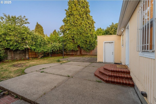 3726 NE 77th Ave, Portland, OR 97213 - fenced backyard with a patio area