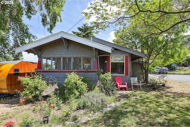 317 E 14th St, The Dalles, OR 97058 - view of bungalow-style home