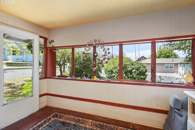 317 E 14th St, The Dalles, OR 97058 - sunroom with healthy amount of natural light