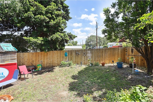 317 E 14th St, The Dalles, OR 97058 - view of fenced backyard