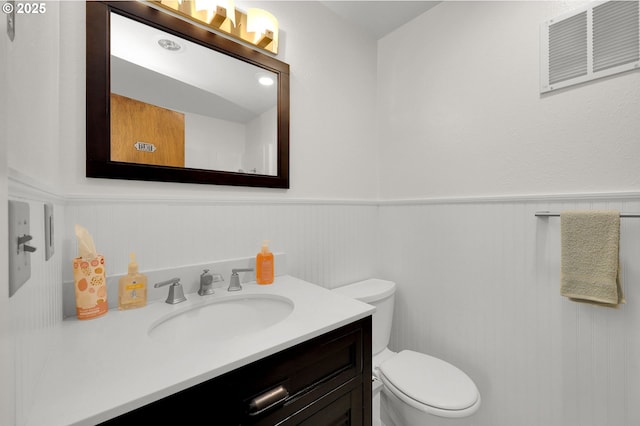 1308 Quaker St, Eugene, OR 97402 - bathroom with vanity and wainscoting
