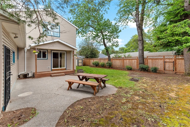 3116 NE 108th Ave, Portland, OR 97220 - view of yard with a patio