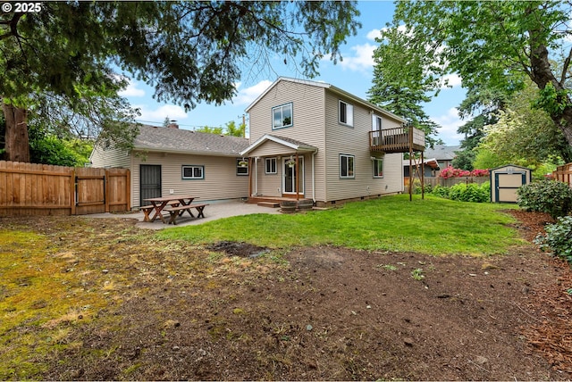 3116 NE 108th Ave, Portland, OR 97220 - back of property with a patio and a gate