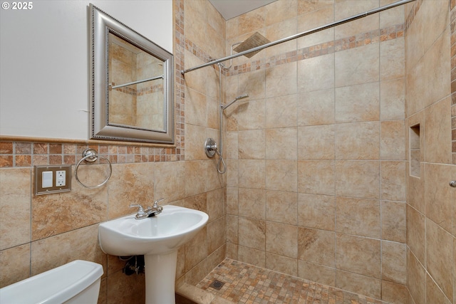 5851 NE 12th Ave, Portland, OR 97211 - bathroom with a tile shower and toilet