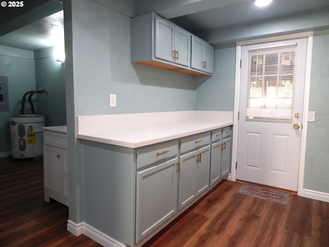 1582 N Ivy St, Coquille, OR 97423 - unfurnished bedroom featuring light wood-style floors, baseboards, and a closet