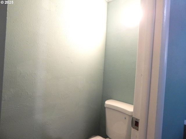 1582 N Ivy St, Coquille, OR 97423 - bathroom featuring wood finished floors, baseboards, and vanity
