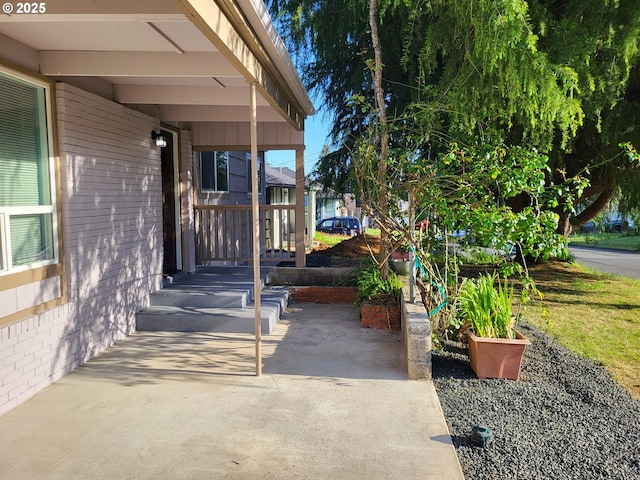 1582 N Ivy St, Coquille, OR 97423 - view of patio / terrace