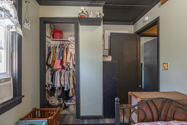 1646 E Gibbs Ave, Cottage Grove, OR 97424 - bedroom with wood finished floors and a closet