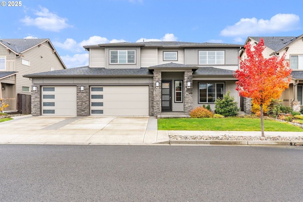 view of front facade featuring a garage