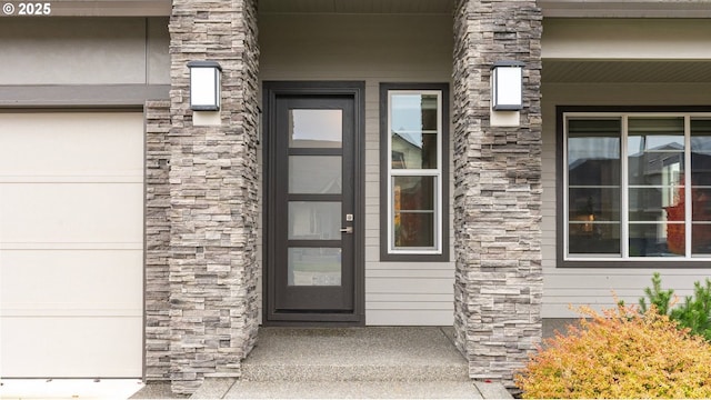 entrance to property with covered porch