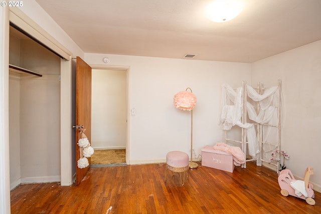 4160 Willhi St, Eugene, OR 97402 - unfurnished bedroom featuring dark wood-type flooring and a closet