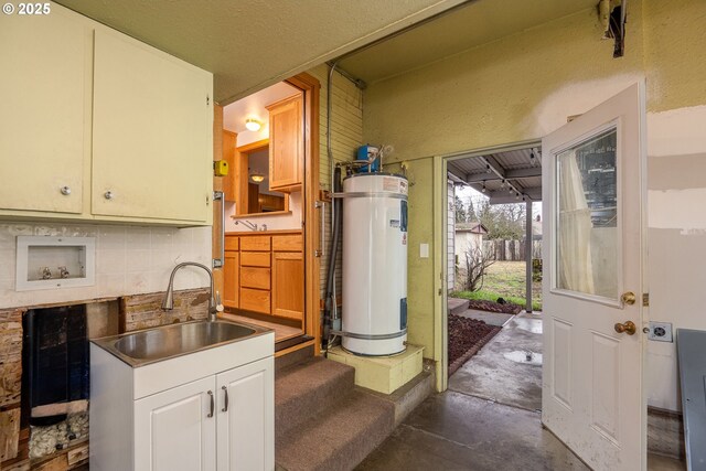 4160 Willhi St, Eugene, OR 97402 - interior space featuring sink and secured water heater
