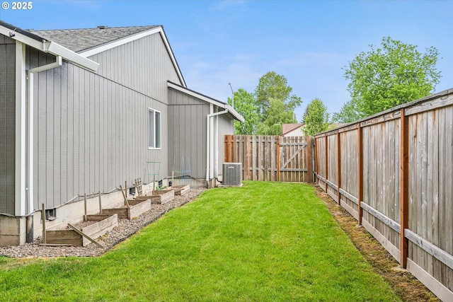 19030 SW Pike Ln, Beaverton, OR 97078 - view of yard with cooling unit, a garden, and a gate