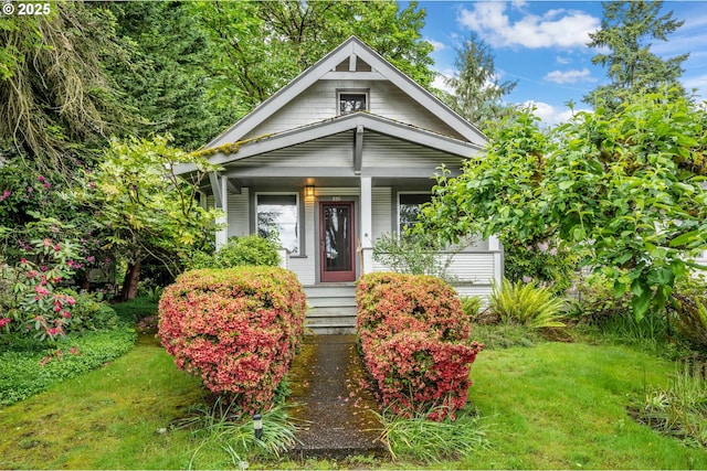 816 5th St, Lake Oswego, OR 97034 - view of front facade featuring covered porch and a front yard