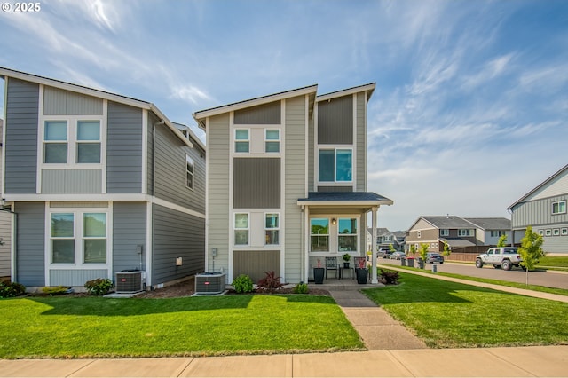 1814 NW Landon St, Mcminnville, OR 97128 - view of front facade with a front lawn and a residential view