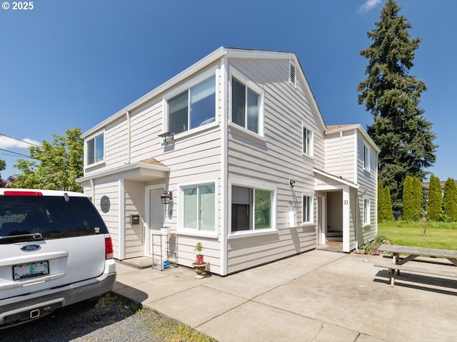 1070 Hiatt St, Lebanon, OR 97355 - view of property featuring a patio