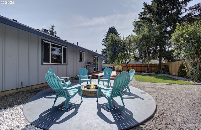 11204 NE 85th Cir, Vancouver, WA 98662 - fenced backyard with a fire pit and a patio area