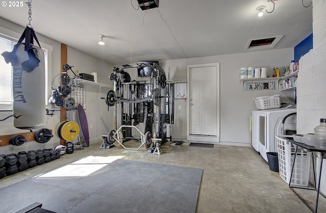 11204 NE 85th Cir, Vancouver, WA 98662 - exercise area featuring washing machine and clothes dryer