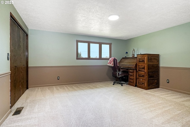 41266 Manitau Rd SE, Stayton, OR 97383 - carpeted office space featuring a textured ceiling