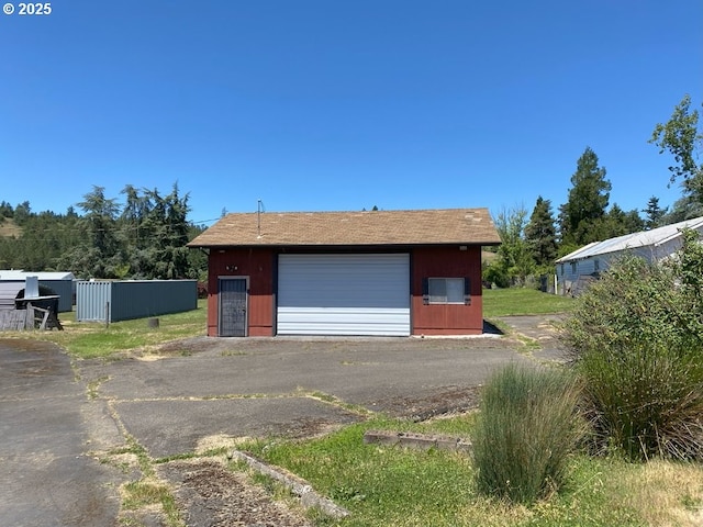 1223 NE Locust St, Oakland, OR 97462 - view of detached garage