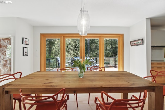 dining area with a healthy amount of sunlight