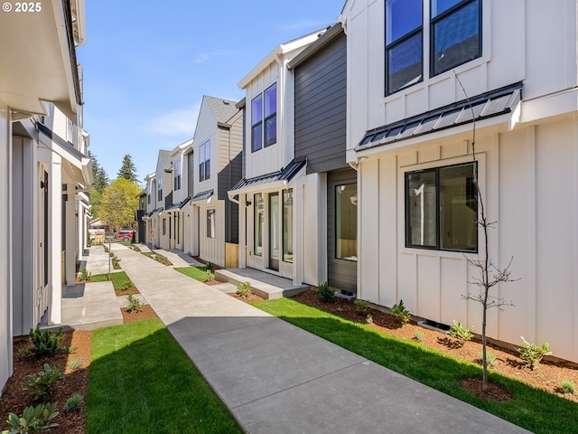 view of community featuring a residential view