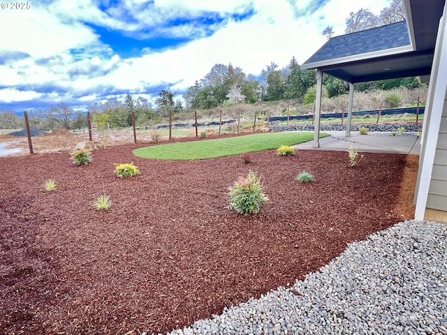 947 Medina Ave, Sutherlin, OR 97479 - view of yard featuring a patio