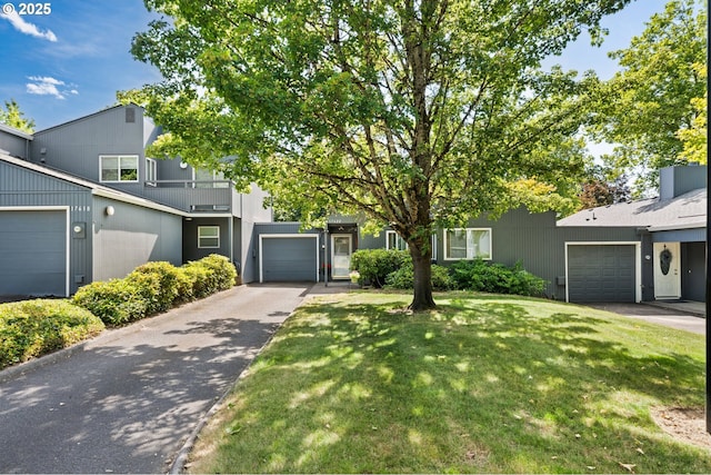17622 NW Rolling Hill Ln, Beaverton, OR 97006 - view of front of house featuring a front lawn