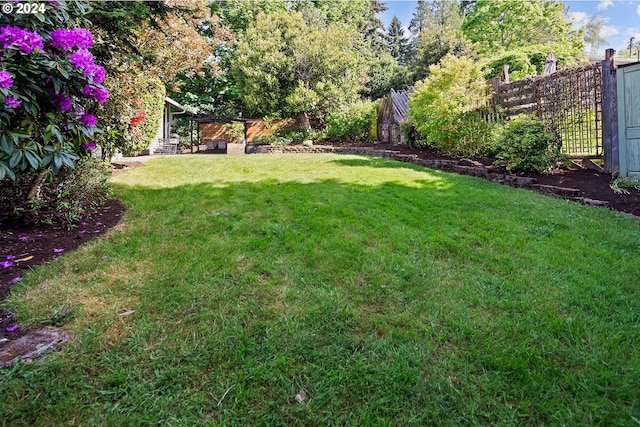 9636 SW Boones Ferry Rd, Portland, OR 97219 - view of yard