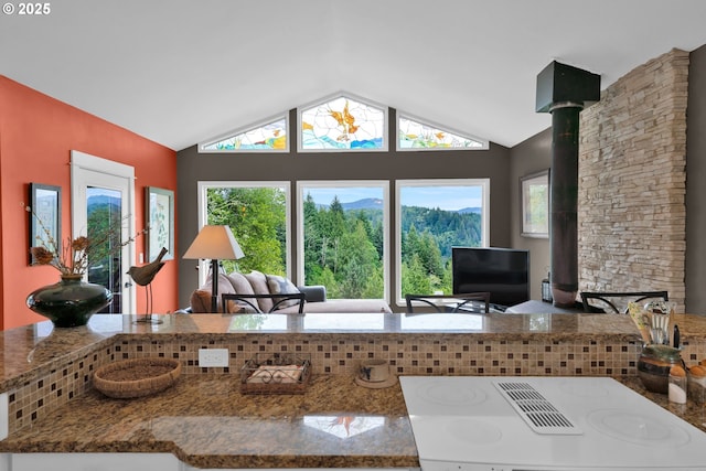 6027 View Loop, Florence, OR 97439 - living room featuring lofted ceiling