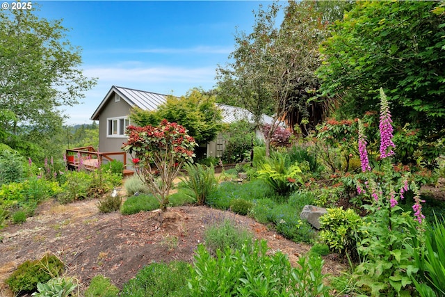 6027 View Loop, Florence, OR 97439 - view of yard featuring a wooden deck