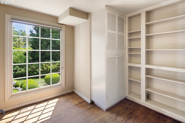 2160 Oakmont Way, Eugene, OR 97401 - view of closet