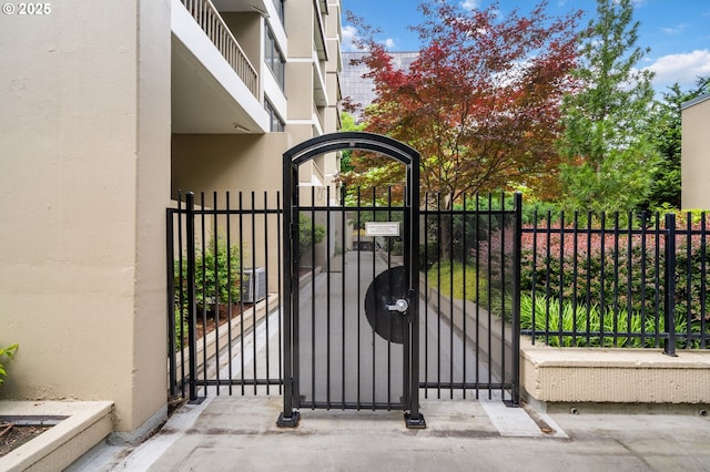255 SW Harrison St Unit Th5, Portland, OR 97201 - view of gate