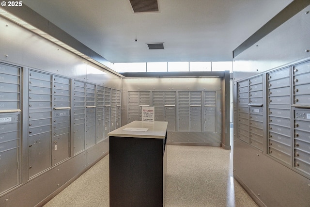 949 NW Overton St Unit 1007, Portland, OR 97209 - surrounding community featuring mail area