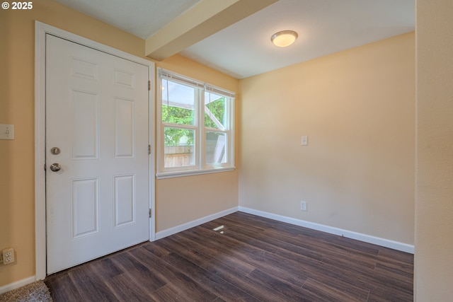 3211 E 17th St, Vancouver, WA 98661 - foyer entrance featuring baseboards and dark wood finished floors