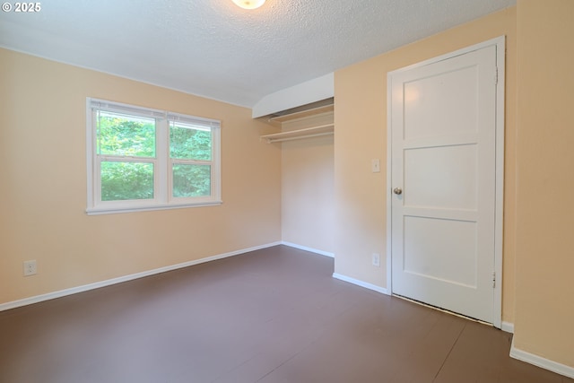 3211 E 17th St, Vancouver, WA 98661 - unfurnished bedroom with a textured ceiling and a closet