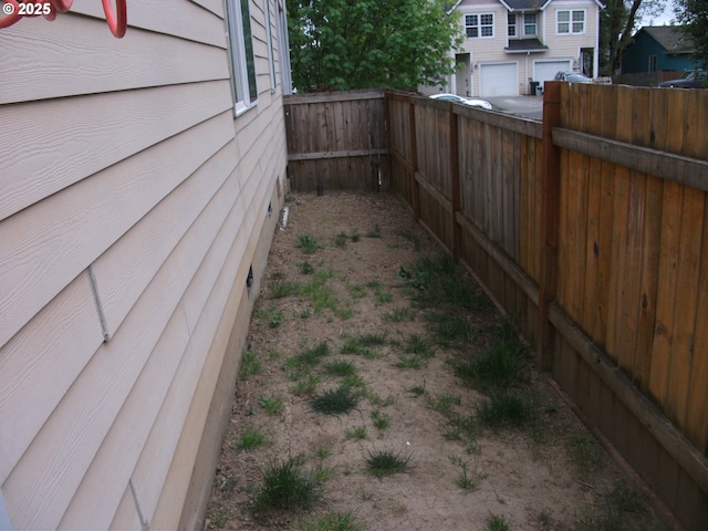 35087 Roberts Ln, Saint Helens, OR 97051 - view of yard with a residential view and a fenced backyard