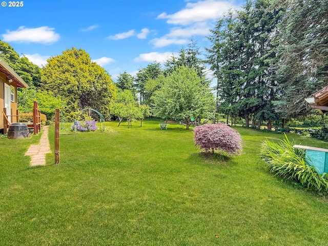 55 Irving St, Cathlamet, WA 98612 - view of grassy yard with view of wooded area