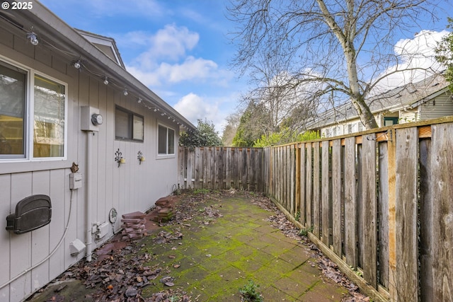 3832 NE 45th St Unit B, Vancouver, WA 98661 - fenced backyard with a patio