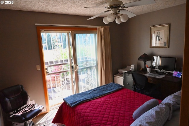 7811 NE 78th St, Vancouver, WA 98662 - bedroom with ceiling fan and access to outside
