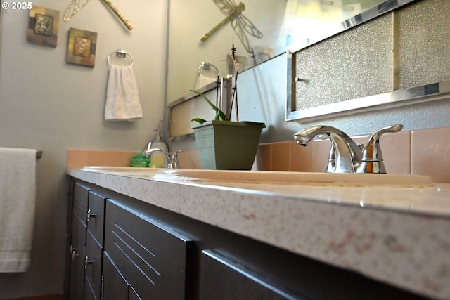 7811 NE 78th St, Vancouver, WA 98662 - bathroom featuring vanity