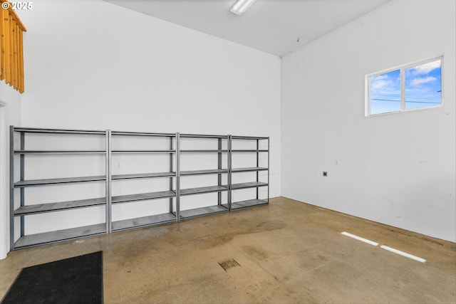 301 Chinook St, Molalla, OR 97038 - spare room with concrete floors