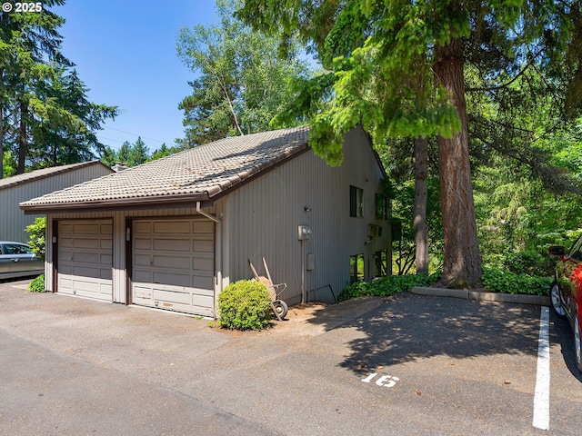 7116 SW Murray Blvd, Beaverton, OR 97008 - view of garage